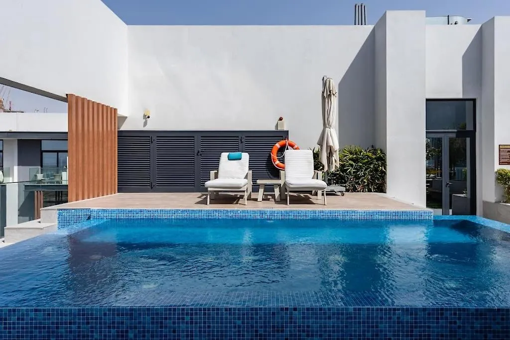 Waves - Comfortable Jvc Apt With Balcony And Maids Room Dubai Apartment