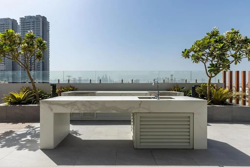 Waves - Comfortable Jvc Apt With Balcony And Maids Room Dubai Apartment